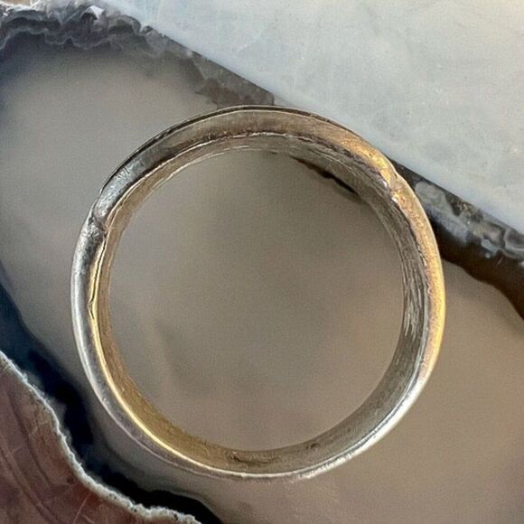 Vintage 60’s Turquoise Chip Handmade Unisex Band Ring - Picture 8 of 9